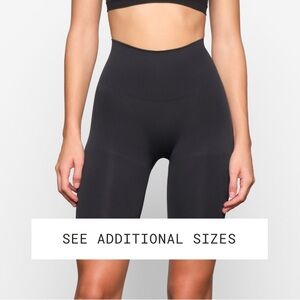 SKIMS SEAMLESS SCULPT BUTT LIFTING SHORT